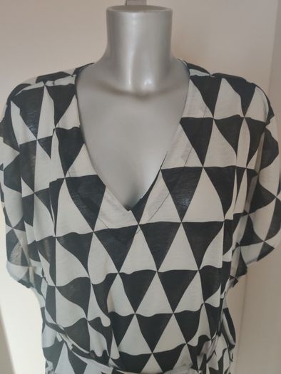 H&M top size L UK18/20 EU46/48 Postage included