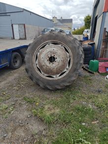 13.6 R36 Rims And Tyres