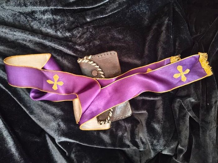 catholic priest purple and gold silk stole