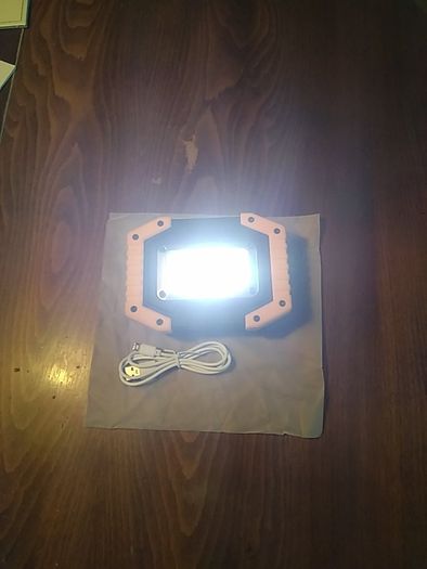 Rechargeable LED Floodlight 30w with mobile phone charger