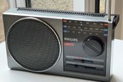 Vintage Philips Portable FM MW LW Radio