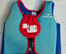 Kids floating swim vest