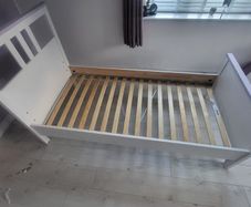 Single bed frame
