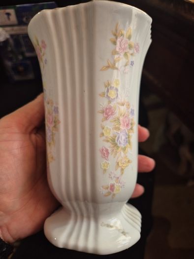 Vintage Quality Porcelain Vase