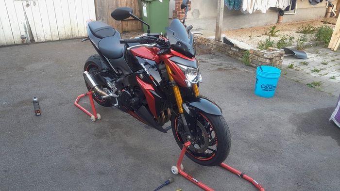 Suzuki gsxs1000