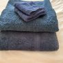 2 x bath towels. 2 x facecloths. Navy. Cotton. Image 5