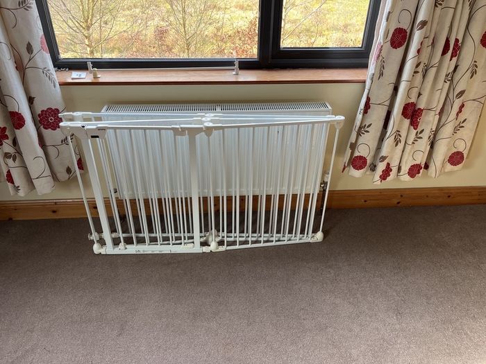Babylo 4baby XXL baby stair gate and Mamia stair gate