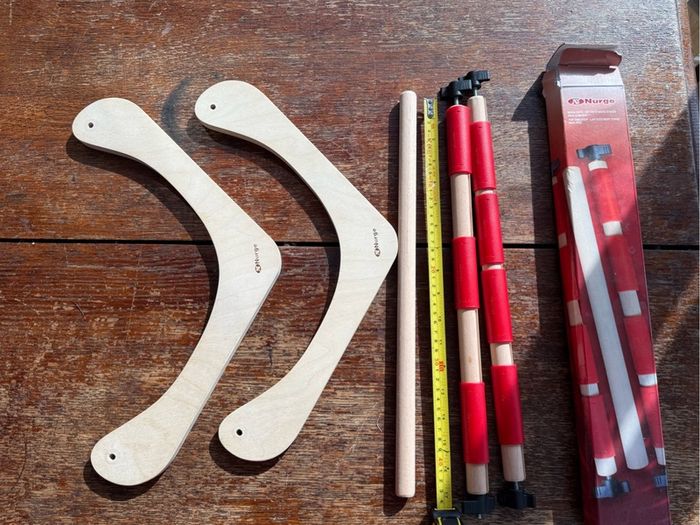 embroidery stand : wooden Nurge brand