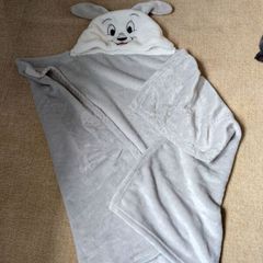 Dog hooded blanket