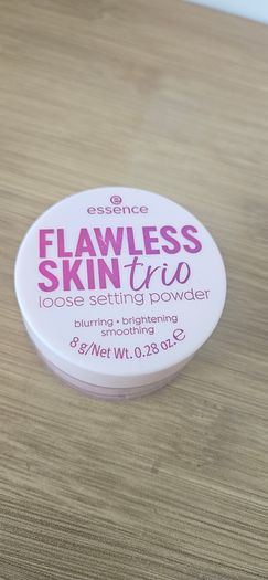 essence Flawless Skin Trio  loose setting powder