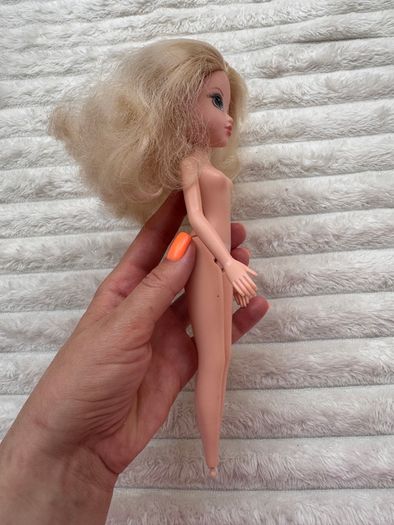 2009 MGA Moxie Girlz  Avery Nude Used Please see photos