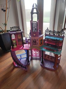 Monster High dollhouse