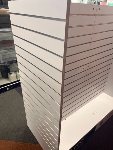 Slatwall Gondola Unit with Aluminium inserts