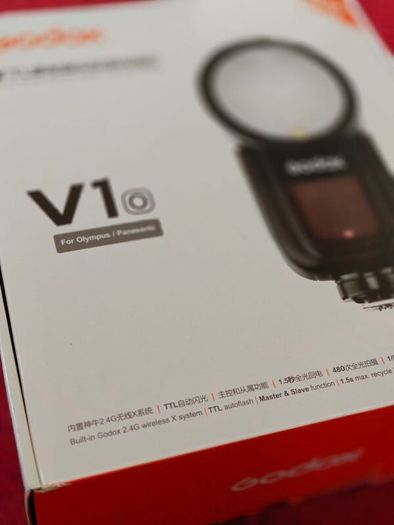 Godox V1 Speedlite flash for Panasonic and Olympus