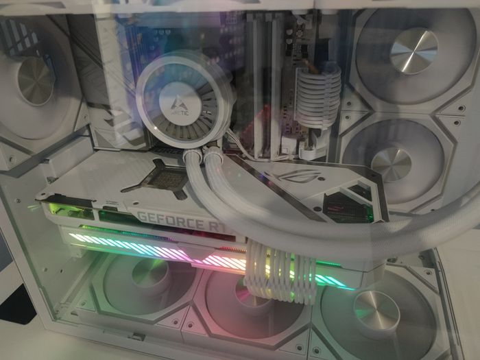 High-End Gaming PC - Ryzen 7 9800X3D - RTX 3080 - 32GB DDR5 - White Build - Like new