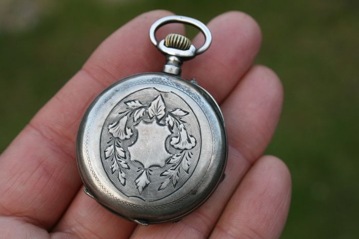 Antique Pocket Watch Mechanical Movement (in working order)