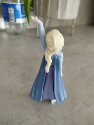 Frozen Elsa figure from Easter Kinder Maxi egg 2025. Big figure 12 cm height.