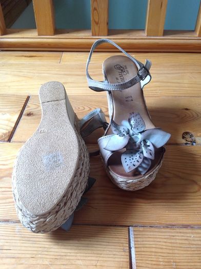 BN Size 37 (4) Wedge Sandals Brown / Turquoise