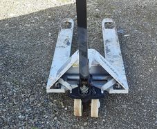 Palette truck-' perfect condition-- Dungarvan