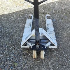 Palette truck-' perfect condition-- Dungarvan