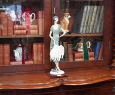Giuseppe Armani Florence Lady with Fan Figurine