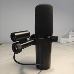 Shure SM7dB Dynamic Vocal Microphone w/Built-In Preamp