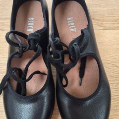 Tap shoes