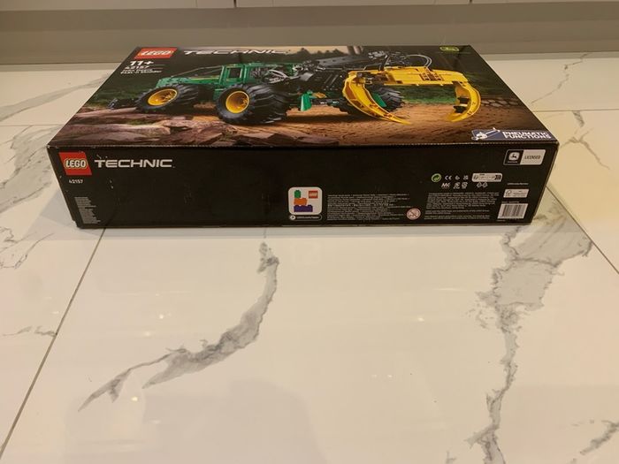 Lego Technic 42157 John Deere 948L-II Skidder