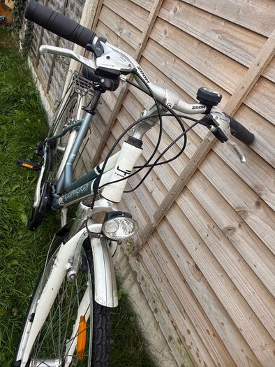 Both bikes 28" inch perfect condition both