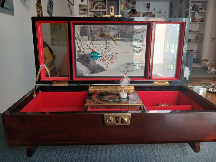 Oriental Jewellery box
