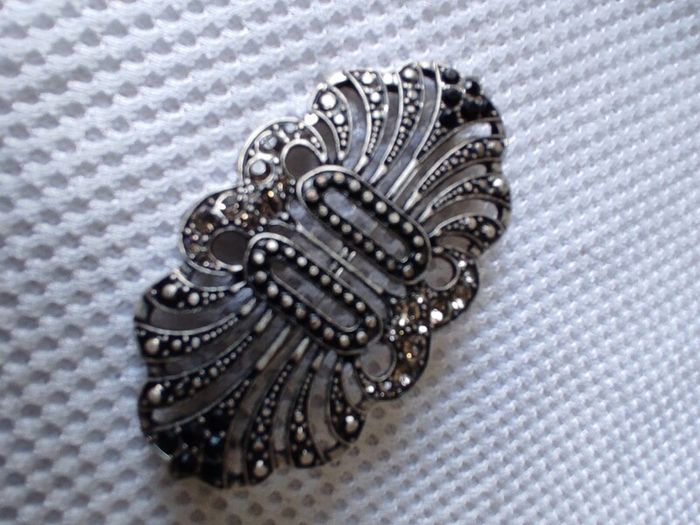 brooch