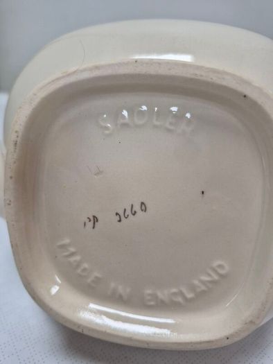 Vintage Sadler Tea Pot