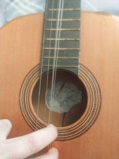 2 classical guitars