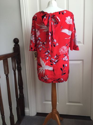 Floral Top Size 14 Bnwt