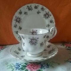 Royal Albert Sweet Violets Trio
