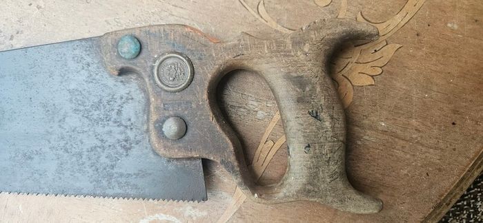 2 hand saws