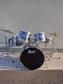 Pearl Drum Kit.