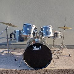 Pearl Drum Kit.