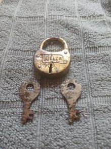 Vintage Muller Padlock & Keys