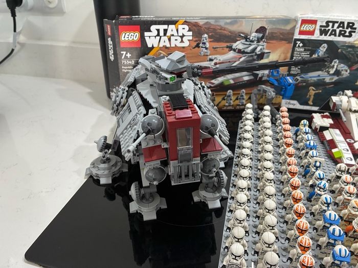 Lego starwars clone bundle with collectable figures