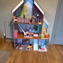 Kid craft doll house