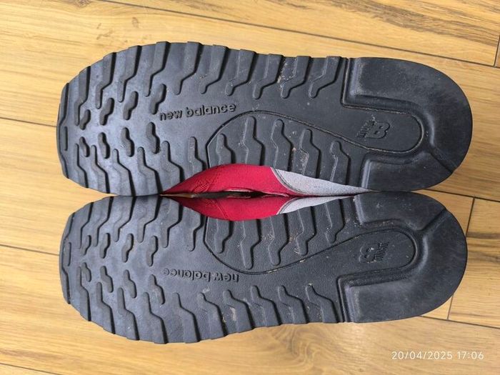 New Balance 373