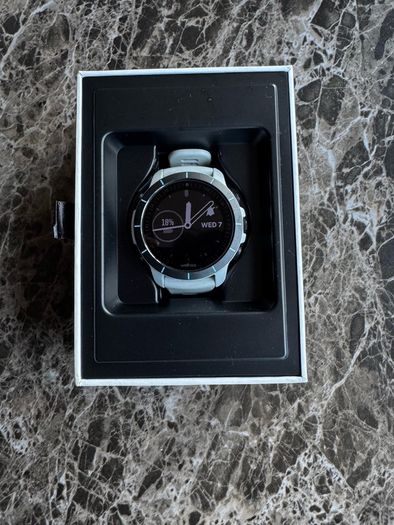 Wahoo ELEMNT RIVAL Multisport GPS Watch Boxed