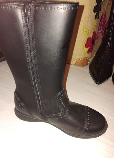 New Girls Clarkes black leather boots size 12 G