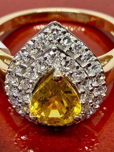 Gold Luxuriant 9K Yellow Gold AAA Loop Clean Chantaburi Yellow Sapphire & Lab Grown Diamond