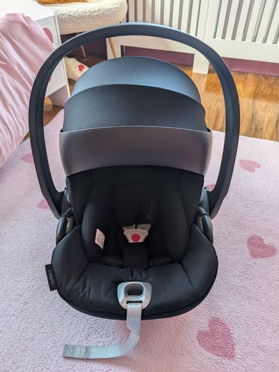Cybex Balios pushchair bundle with Cloud T car seat.