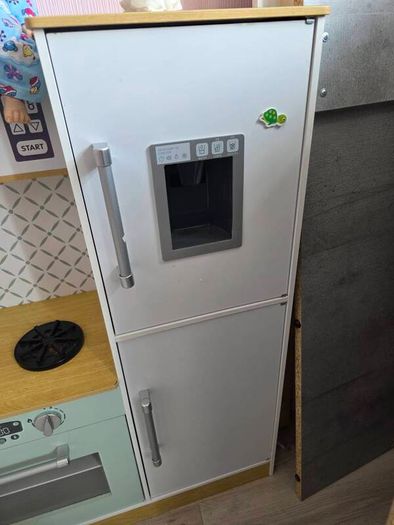 play kitchen