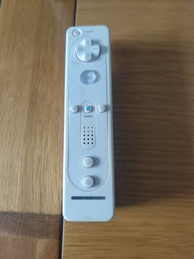 Wii budget controller creamy or black