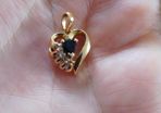 18 CT Gold pendant with Natural Sapphire and  diamonds