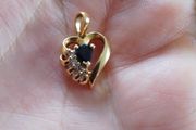 18 CT Gold pendant with Natural Sapphire and  diamonds